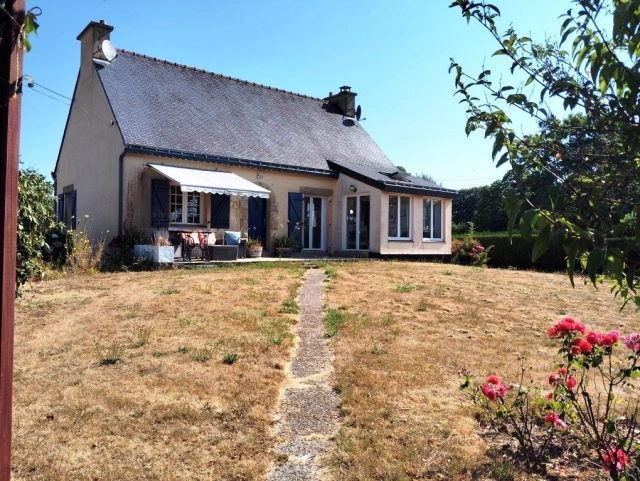 4 Bedroom(s) - 1,979m² land for sale in Morbihan, Brittany, France - FrenchPropertyPortal.com Maison 6 Pièces 56320 Priziac for sale for 191,324€ in Morbihan, Brittany