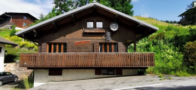 Traditional Chalet for sale for 690,000€ in Haute-Savoie, Rhône-Alpes