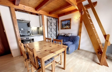 One Bed Apartment with Mezzanine for sale for 155,000€ in Haute-Savoie, Rhône-Alpes
