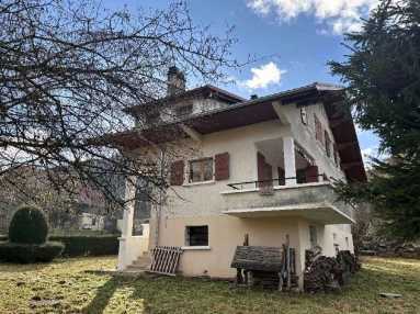 Village House Needing Renovation, Morillon for sale for 532,000€ in Haute-Savoie, Rhône-Alpes
