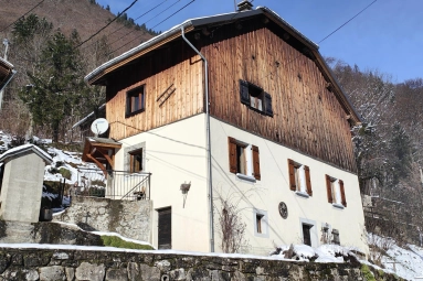 Village House to Renovate for sale for 275,000€ in Haute-Savoie, Rhône-Alpes