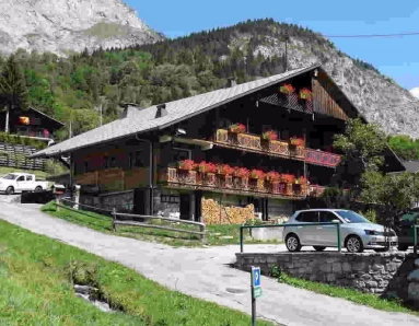 Renovated Demi-Farmhouse, 7 Bedrooms, Abondance Area for sale for 780,000€ in Haute-Savoie, Rhône-Alpes
