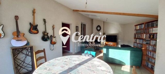 APPARTEMENT T6 for sale for 81,100&euro; in Deux-Sèvres, Poitou-Charentes