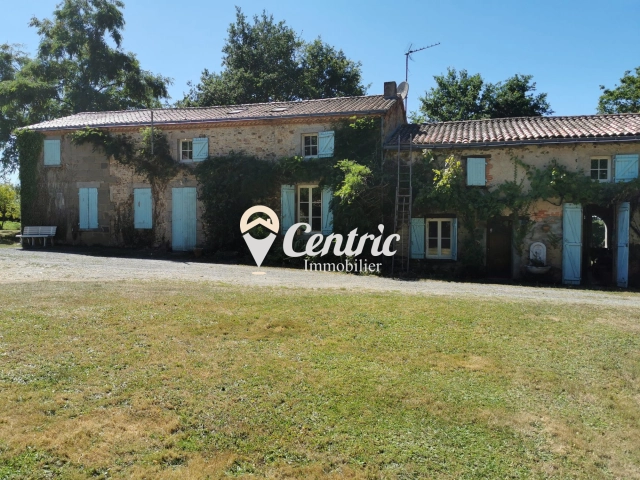 TRAVAUX DE RENOVATION RECENTS for sale for 285,000&euro; in Deux-Sèvres, Poitou-Charentes