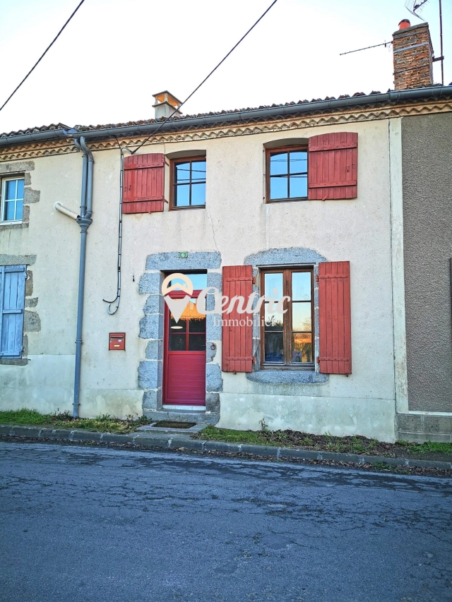 2 Bedroom(s) - 1 Bathroom(s) - 80m² land for sale in Deux-Sèvres, Poitou-Charentes, France - FrenchPropertyPortal.com Charmante maison en pierre for sale for 53,600€ in Deux-Sèvres, Poitou-Charentes