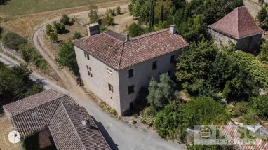 Renovated house of character with 1500 m² garden. for sale for 365,000&euro; in Tarn, Midi-Pyrénées
