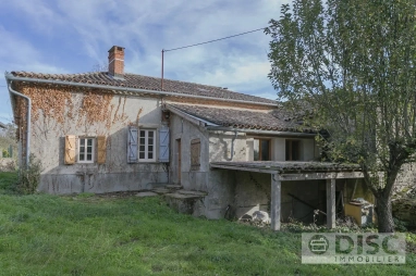 This pretty stone farmhouse offers significant potential. for sale for 99,000&euro; in Tarn, Midi-Pyrénées