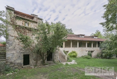 Charming Farmhouse with Spacious Barn, Independent Apartment, and One Hectare of Land for sale for 290,000&euro; in Tarn-et-Garonne, Midi-Pyrénées