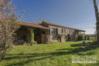 Charming house to renovate with barns, outbuildings and garden, just 5 minutes from Saint-Antonin-Noble-Val for sale for 149,800&euro; in Tarn-et-Garonne, Midi-Pyrénées
