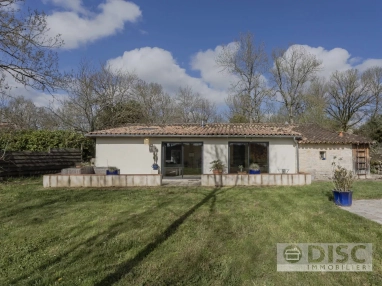 Beautiful single-storey house with a garden, a swimming pool and great views. for sale for 249,000&euro; in Tarn-et-Garonne, Midi-Pyrénées