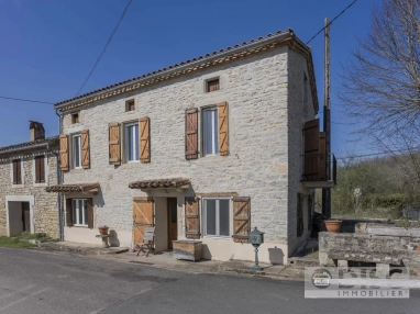 4-Bedroom Stone House with Hangar, Pool, and Garden for sale for 199,000&euro; in Tarn, Midi-Pyrénées
