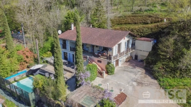 Spacious house with a swimming pool and garden. for sale for 360,000&euro; in Tarn-et-Garonne, Midi-Pyrénées