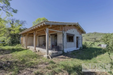 Partially renovated building with a beautiful plot of land and a very quiet location. for sale for 107,000&euro; in Tarn-et-Garonne, Midi-Pyrénées