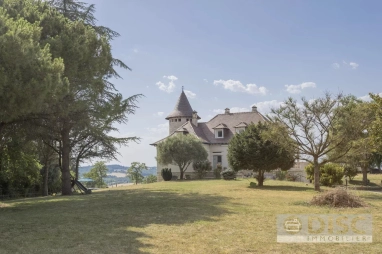 Magnificent property with 360° views, 3 minutes from the centre of Caussade. for sale for 449,000&euro; in Tarn-et-Garonne, Midi-Pyrénées