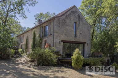 Beautiful stone house combining charm and modern comfort with 2,700 m² of land, just 5 minutes from Caylus for sale for 340,000&euro; in Tarn-et-Garonne, Midi-Pyrénées