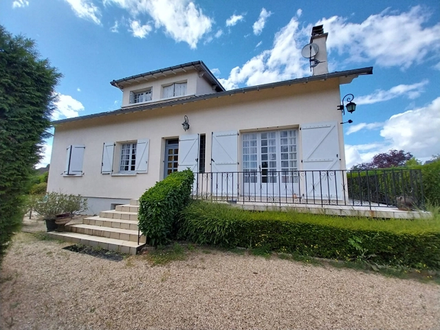 4 Bedroom(s) - 1,619m² land for sale in Vienne, Poitou-Charentes, France - FrenchPropertyPortal.com
Maison 6 pièces Poitiers Gibauderie
for sale for 275,600€ in Vienne, Poitou-Charentes