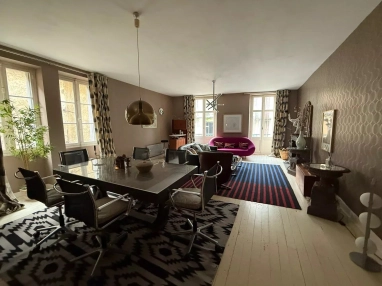 Three storey apartment ideally situated just a few steps from the town centre. for sale for 199,000&euro; in Pyrénées-Atlantiques, Aquitaine