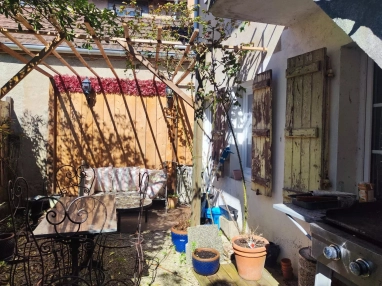 Town house with courtyard and garage for sale for 222,000&euro; in Pyrénées-Atlantiques, Aquitaine