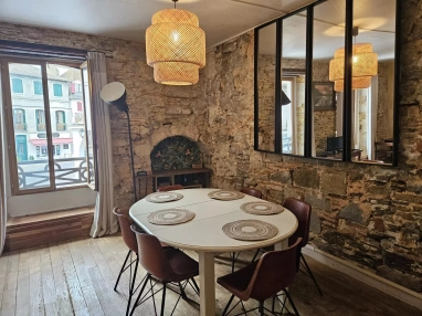 Apartment in Salies-de-Béarn with inside courtyard for sale for 189,000&euro; in Pyrénées-Atlantiques, Aquitaine