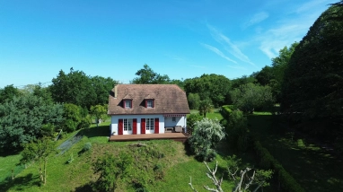 Neo-Béarnaise style house with garden and stunning views of the Pyrenees. for sale for 300,000&euro; in Pyrénées-Atlantiques, Aquitaine