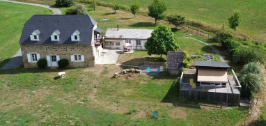 Beautiful stone house, with dependances, and fabulous view of the Pyrenees for sale for 395,000&euro; in Pyrénées-Atlantiques, Aquitaine