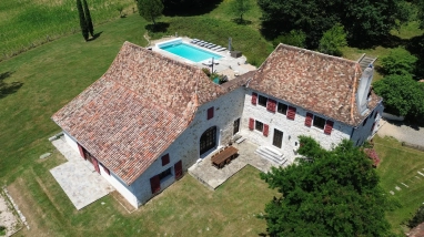 6 Bedroom(s) - 0 m² land for sale in Pyrénées-Atlantiques, Aquitaine, France - FrenchPropertyPortal.com A charming Béarnaise farmhouse with guesthouse, pool & stunning mountain views for sale for 795,000€ in Pyrénées-Atlantiques, Aquitaine