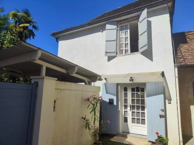 House with terrace in pretty thermal spa town for sale for 199,500&euro; in Pyrénées-Atlantiques, Aquitaine