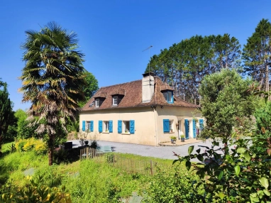 Charming Bearnaise country house with guest annexe for sale for 285,000&euro; in Pyrénées-Atlantiques, Aquitaine