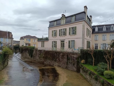 Great investment opportunity situated in the heart of Salies de Béarn for sale for 410,000&euro; in Pyrénées-Atlantiques, Aquitaine