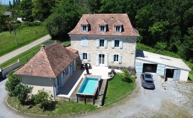 Former manor house with pool and views over the rolling countryside for sale for 419,000&euro; in Pyrénées-Atlantiques, Aquitaine