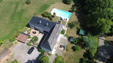 Former Béarnais farmhouse with guest house, pool  and views to the Pyrenees for sale for 625,000&euro; in Pyrénées-Atlantiques, Aquitaine