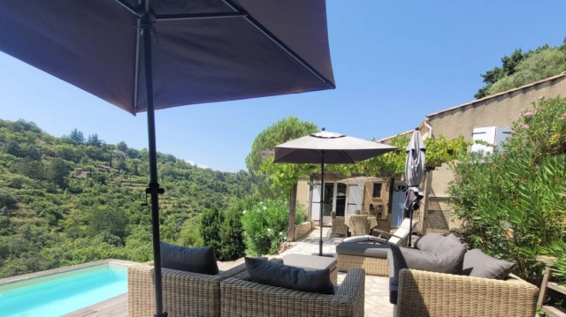 Superb Little Farmhouse Built In 2005, With 75 M2 Of Living Space On A Terraced Plot Of 2540 M2 With A Swimming Pool And Lovely Views. for sale for 245,000&euro; in Hérault, Languedoc-Roussillon