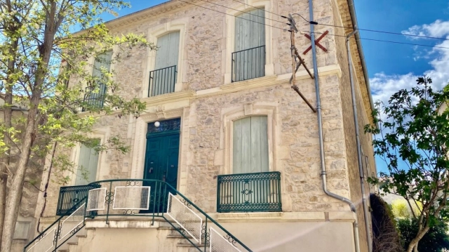 6 Bedroom(s) - 2 Bathroom(s) - 398m² land for sale in Hérault, Languedoc-Roussillon, France - FrenchPropertyPortal.com Pretty Winegrowers House With 6 Bedrooms, Large Convertible Loft, Lovely Terrace And Non Attached Garden With Pool. for sale for 340,200€ in Hérault, Languedoc-Roussillon