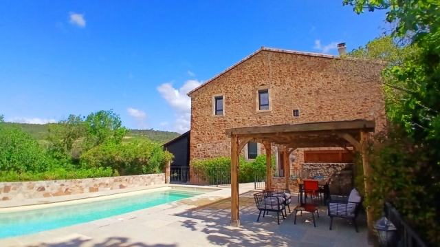 6 Bedroom(s) - 4 Bathroom(s) - 1,520m² land for sale in Hérault, Languedoc-Roussillon, France - FrenchPropertyPortal.com Stunning Stone Barn, Entirely Renovated To The Highest Standards, Offering 217 M2 Of Living Space With 6 Bedrooms And 4 Bathrooms On A 1520 M2 Landscapted Plot With Pool And Peaceful Setting. Rare for sale for 837,000€ in Hérault, Languedoc-Roussillon