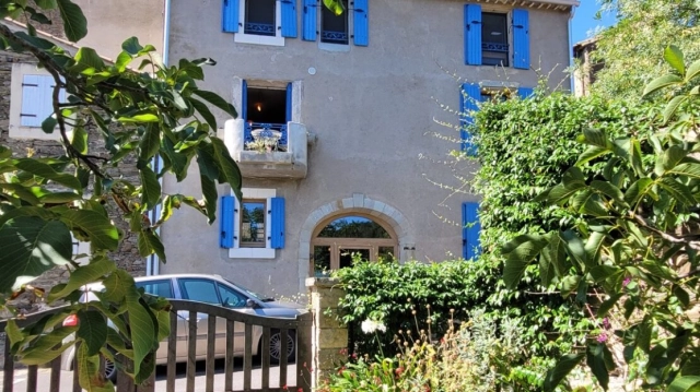 5 Bedroom(s) - 2 Bathroom(s) - 377m² land for sale in Hérault, Languedoc-Roussillon, France - FrenchPropertyPortal.com Charming Old Winegrower's House With 170 M2 Living Space And A 225 M2 Garden. for sale for 286,200€ in Hérault, Languedoc-Roussillon