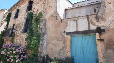 Village House To Refresh With 73 M2 Of Living Space, Terrace And Cellars/workshops. for sale for 140,400€ in Hérault, Languedoc-Roussillon