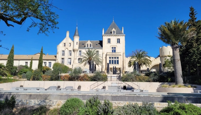 Exceptional In The Heart Of The Vineyards : Experience Life In A Chateau With This Charming Flat for sale for 399,000&euro; in Hérault, Languedoc-Roussillon