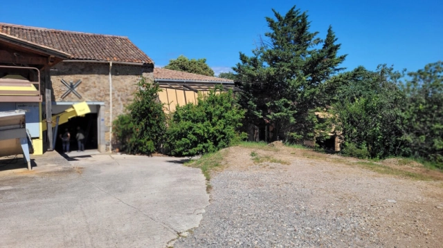 A Complex Of Winegrowing Buildings On A Plot Of 1860 M2, Part Of Which Is Suitable For Development. for sale for 325,000&euro; in Hérault, Languedoc-Roussillon