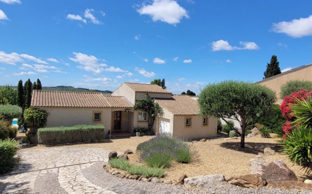 A Beautiful Single-Storey Villa Set On 1233 M2 Of Land With A Swimming Pool And Approximately 155 M2 Of Living Space. for sale for 465,000&euro; in Hérault, Languedoc-Roussillon
