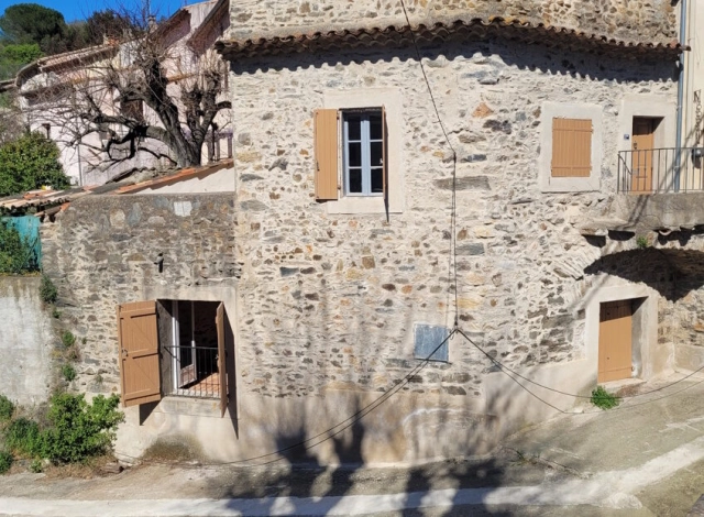 Charming Stone Village House With 90 M2 Of Living Space, Featuring 2 Or 3 Bedrooms And A Terrace. for sale for 99,000&euro; in Hérault, Languedoc-Roussillon