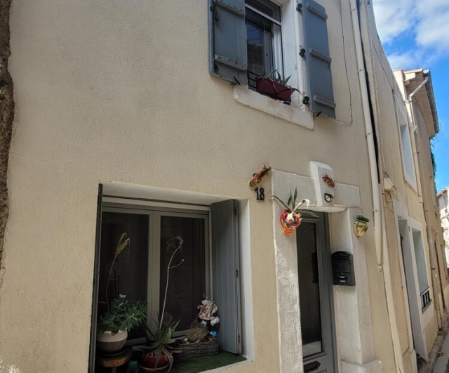 Charming Village House In Excellent Condition, Offering 90 M2 Of Living Space, Close To All Amenities. for sale for 119,000&euro; in Hérault, Languedoc-Roussillon