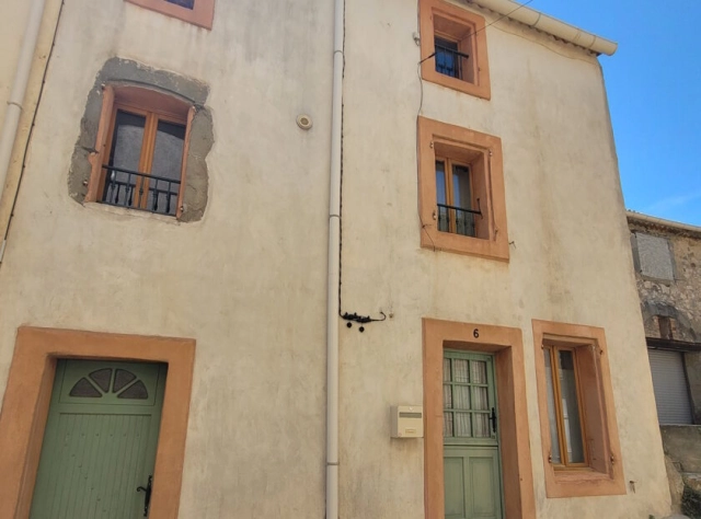 A Very Attractive Village House And Guest Cottage, Offering A Total Of 150 M2 Of Living Space, With A Courtyard And A French Terrace. for sale for 222,000&euro; in Aude, Languedoc-Roussillon