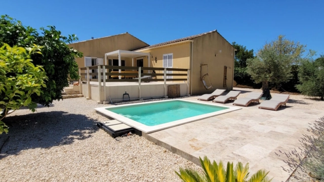 Superb, Immaculate Villa Offering 180 M2 Of Living Space Including An Independent Gite, Set In 751 M2 Of Land With Swimming Pool And Lovely Views. for sale for 530,000&euro; in Hérault, Languedoc-Roussillon