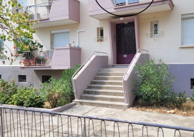 A Charming, Light-Filled Flat Measuring 67 M2 With A Balcony And Private Parking, In The Heart Of Beziers. for sale for 113,400&euro; in Hérault, Languedoc-Roussillon