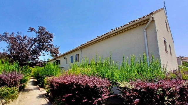 Pleasant First-Floor Apartment Within A Residential Complex With 2 Bedrooms, Large Mezzanine, Terrace And Garage Near The Canal Du Midi for sale for 168,480&euro; in Hérault, Languedoc-Roussillon