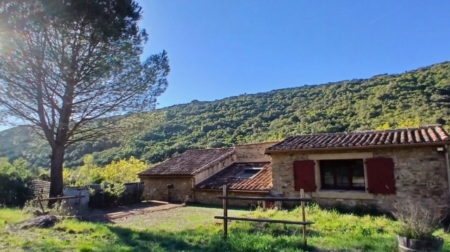 Former Stone Barn Entirely Converted With 105 M2 Of Living Space Offering 2 Bedrooms On A 7133 M2 Plot With Magnificent Views And Unique Setting for sale for 270,000&euro; in Hérault, Languedoc-Roussillon