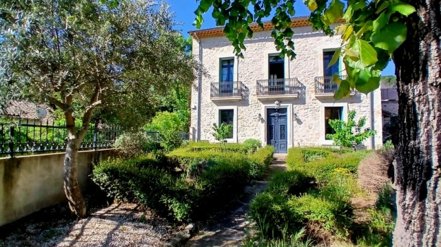 An Imposing Maison De Maitre From The 18th Century, Entirely Renovated, Offering 5 Bedrooms, Stone Outbuilding, Pool, Garden And Magnificent Views. for sale for 513,000&euro; in Hérault, Languedoc-Roussillon