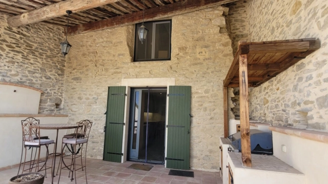 A Very Pretty Stone House With 110 M2 Of Living Space, A 50 M2 Terrace And Views. for sale for 175,000&euro; in Hérault, Languedoc-Roussillon