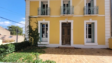 Beautiful Town House With 200 M2 Of Living Space, Garage, Small Garden And Terraces. for sale for 389,000&euro; in Hérault, Languedoc-Roussillon