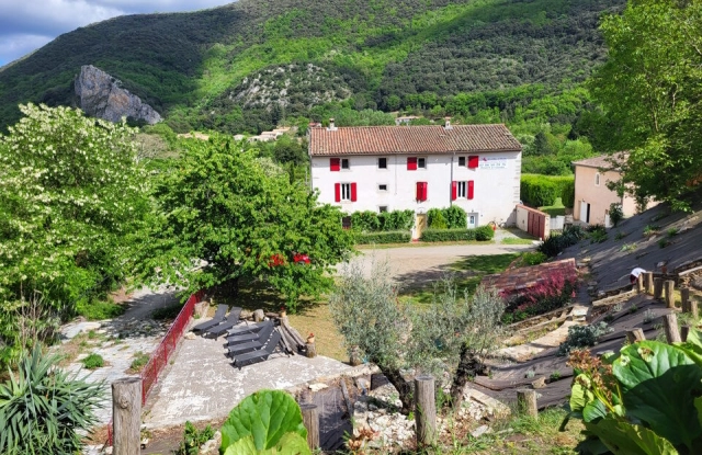 A Beautiful Property Comprising A Main Residence With Guest Rooms, Plus A Self-Contained Holiday Cottage, Set On 949 M2 Of Land. for sale for 539,000&euro; in Hérault, Languedoc-Roussillon